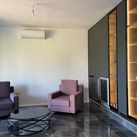 Madamik Apartments Bijela Esterno foto