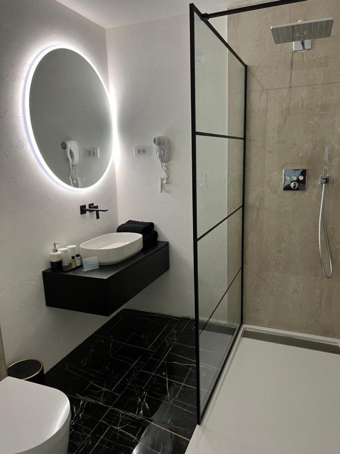 Madamik Apartments Bijela Esterno foto